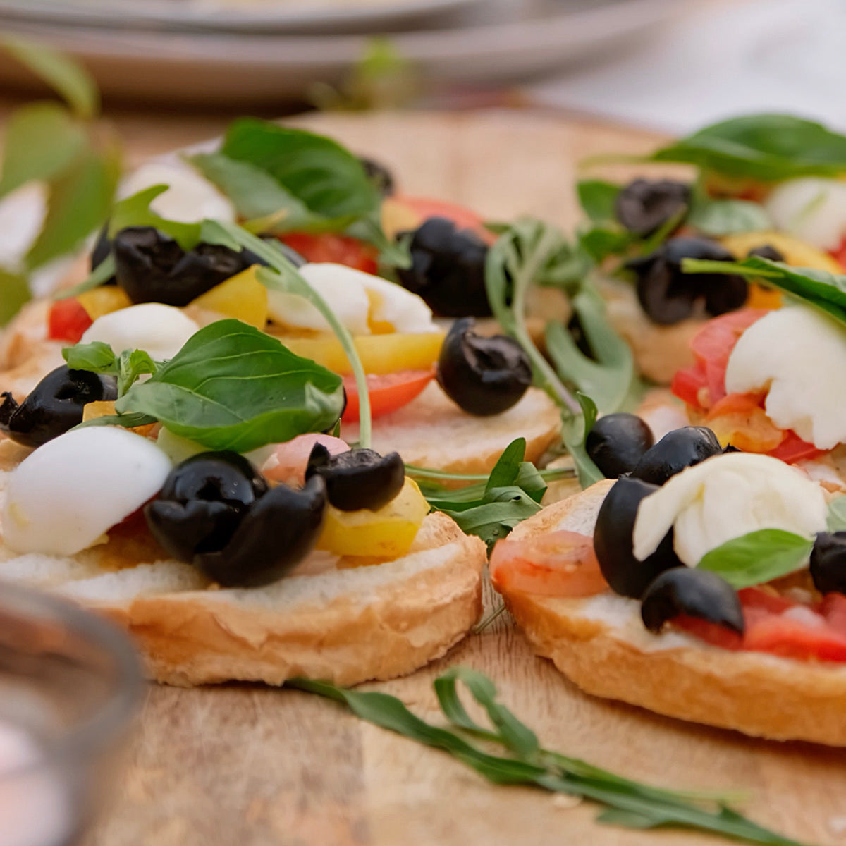 Perfect appetizer: Mediterranean Bruschetta 🥖🍅🌿